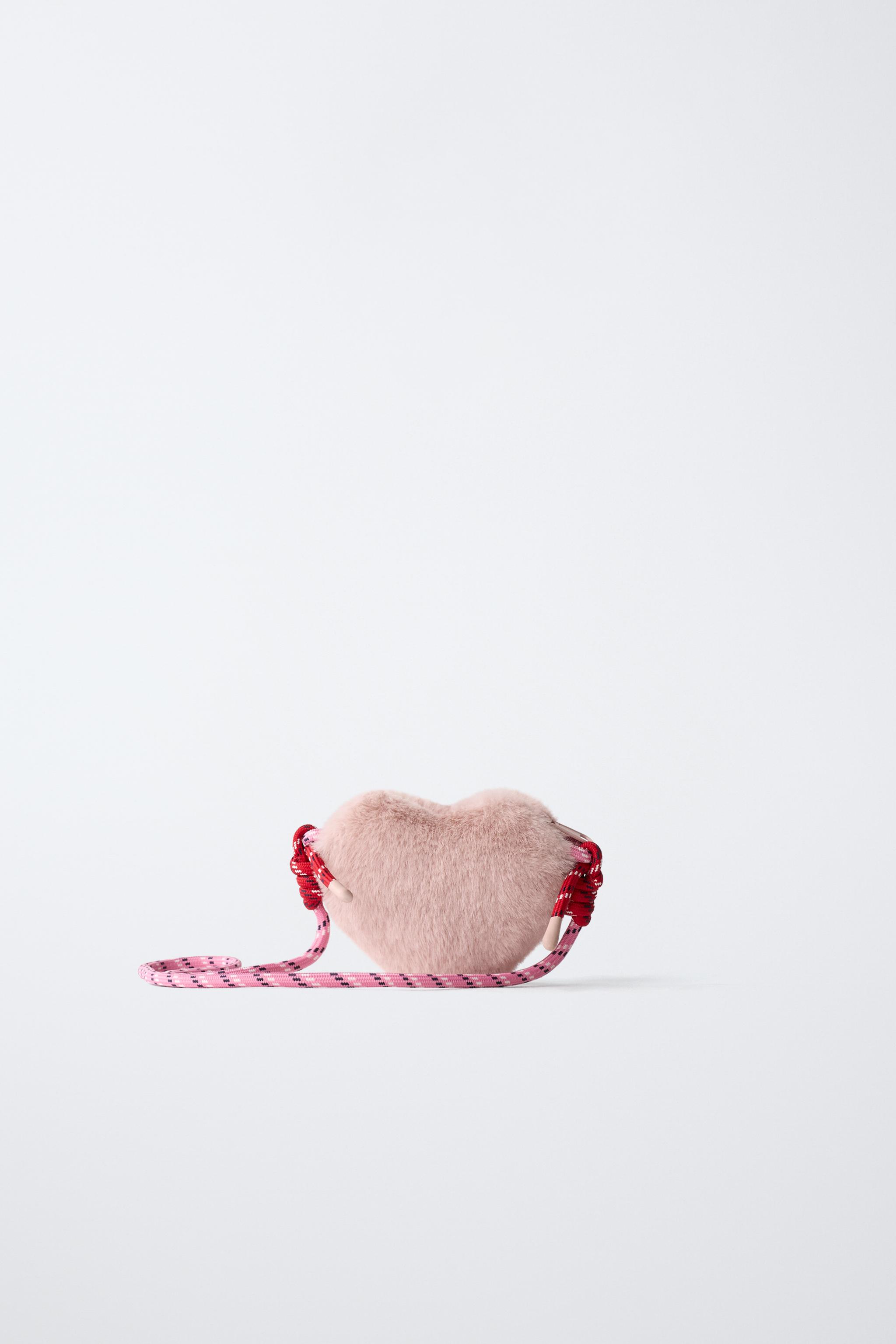 LILO & STITCH © DISNEY HEART CROSSBODY BAG